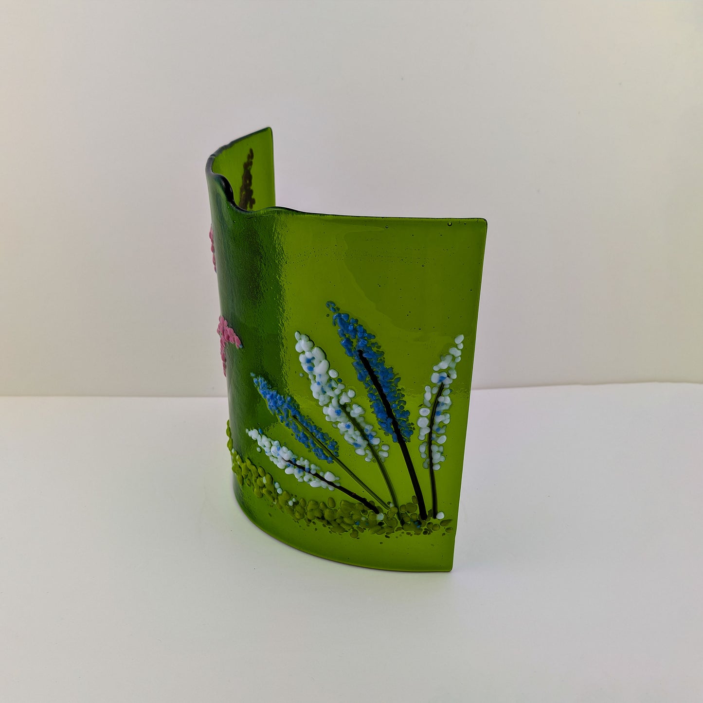 Green Glass Floral Free Standing Curve